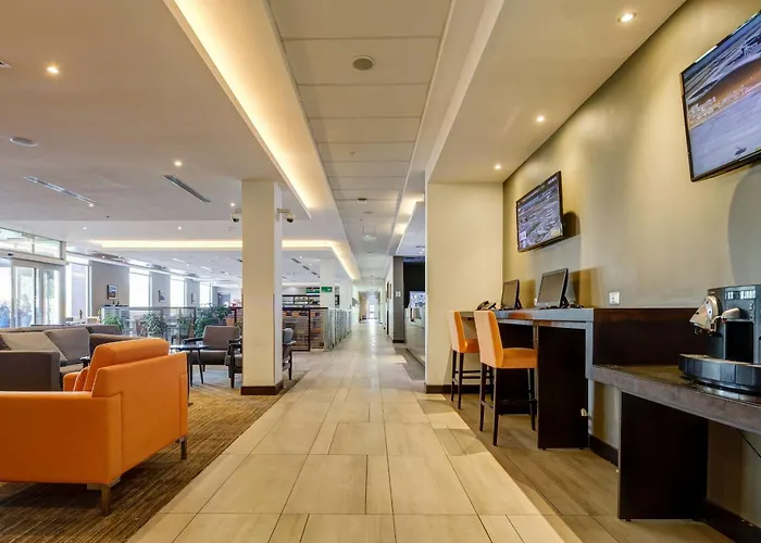 La Quinta By Wyndham Santiago Aeropuerto